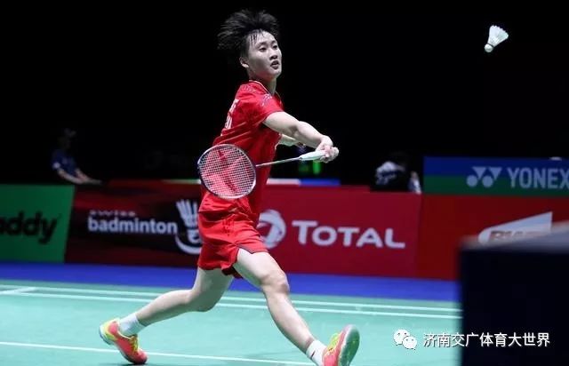 她的战斗精 她的战斗精