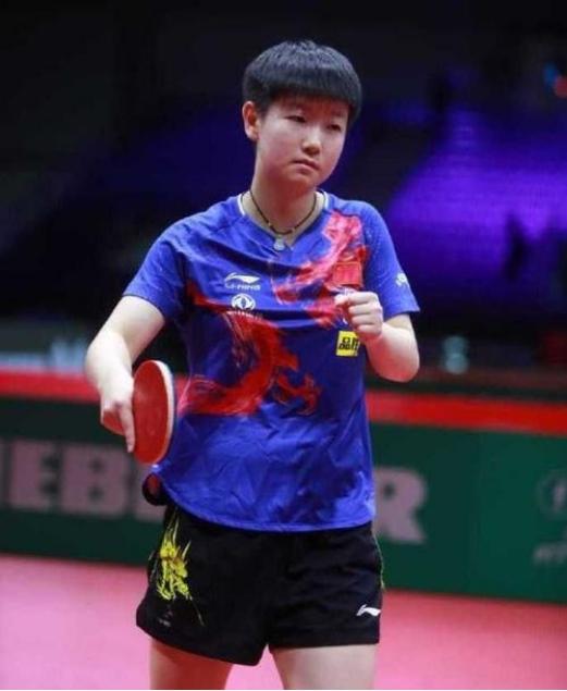 球运动员走 球运动员走