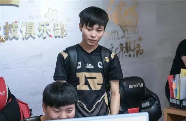 完全压制住 完全压制住